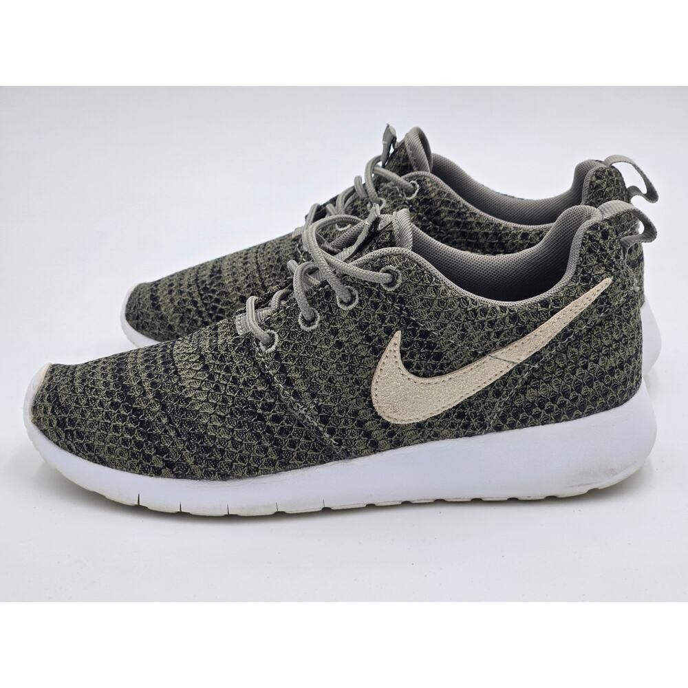 Nike Roshe One Dark Stucco Green Youth Sneakers Size 4Y 599728-042